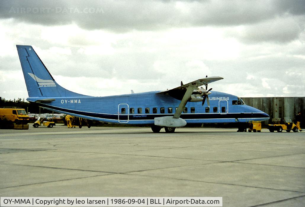 OY-MMA, 1983 Short 360-100 C/N SH.3632, Billund Denmark.in air business c/s 4.9.86