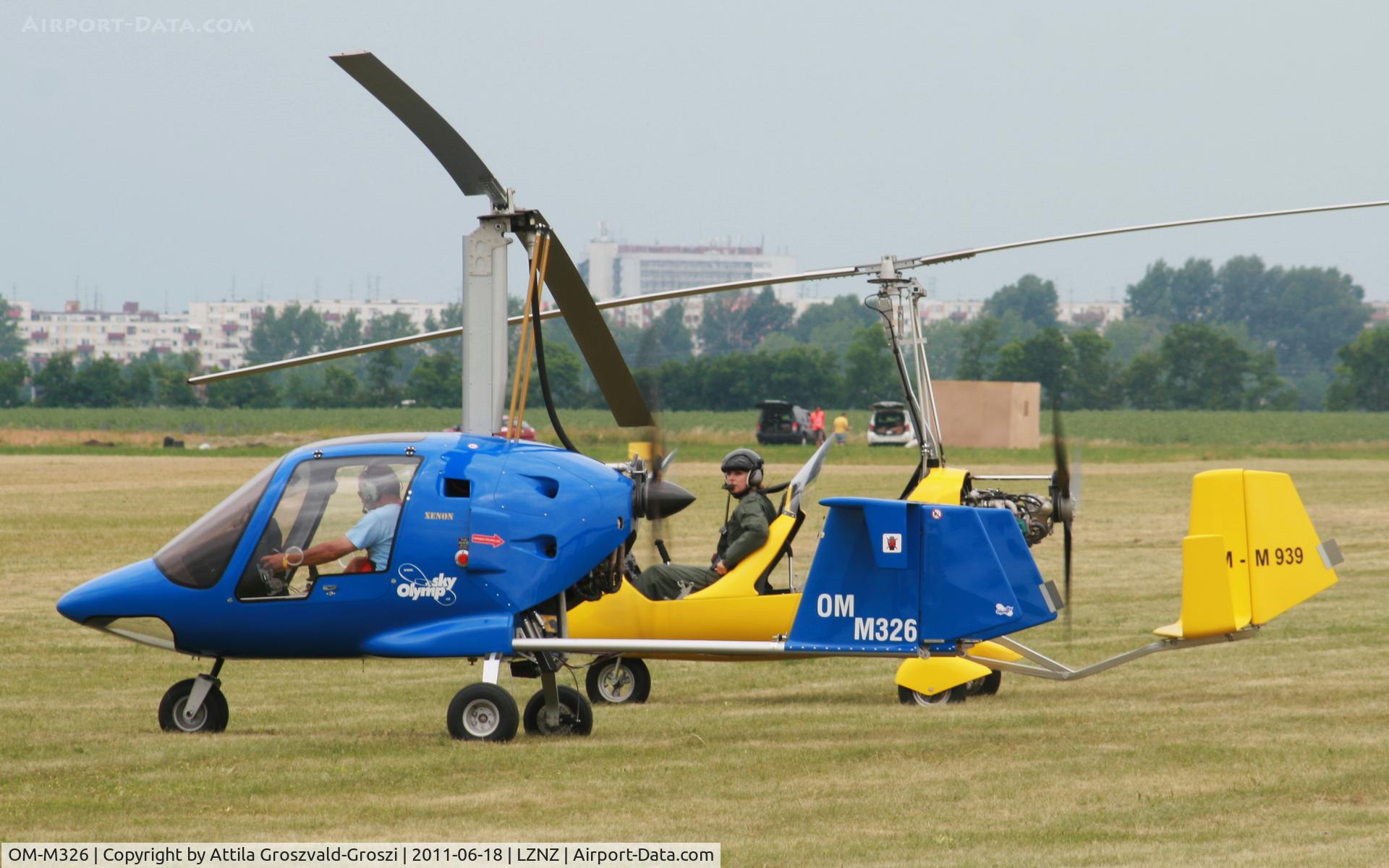 OM-M326, Celier Xenon C/N CAEW 10974S, Nové Zámky Airport - Slovakia (Slovak Republik) SK.