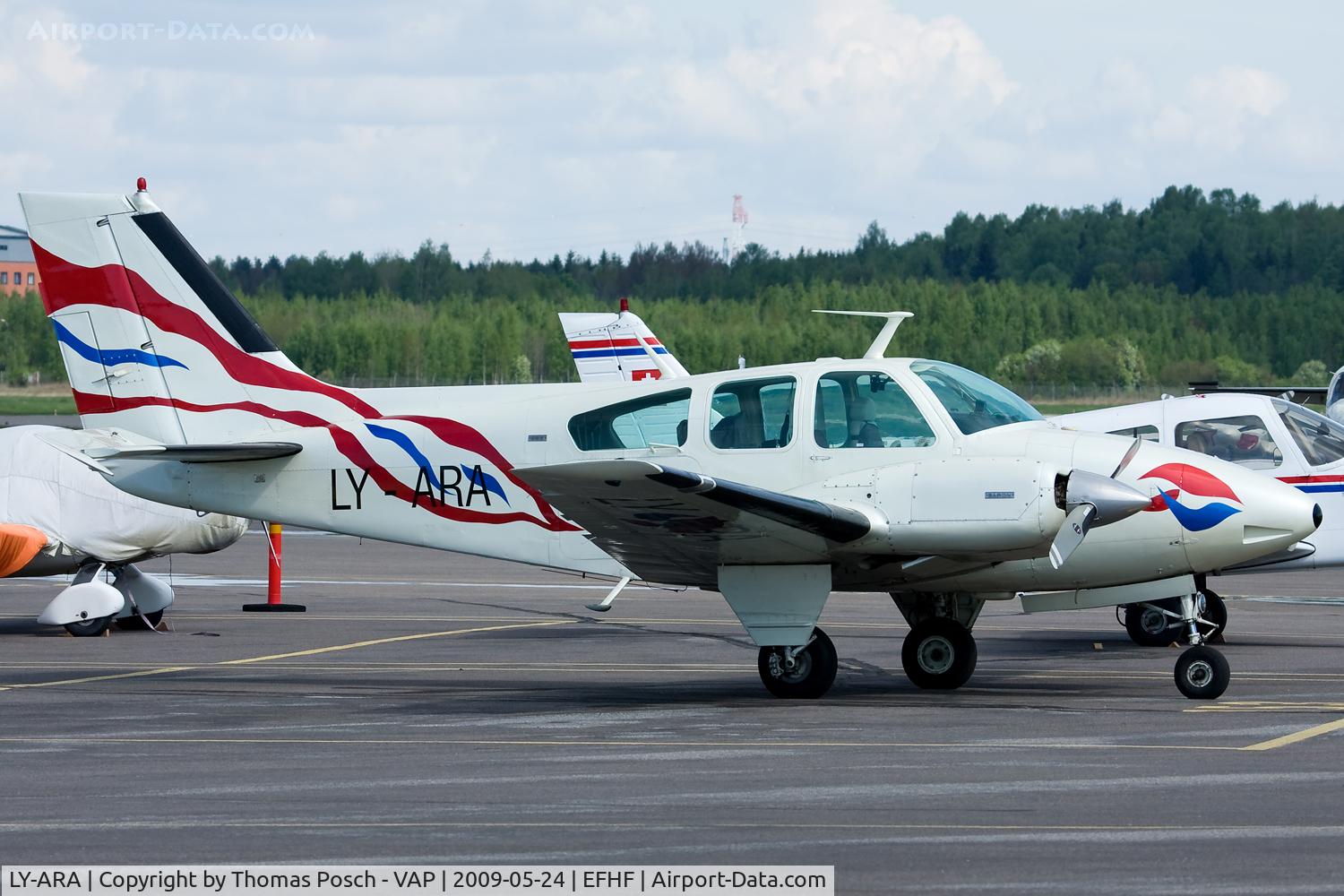LY-ARA, 1971 Beech 95-B55 Baron Baron C/N TC-1389, private
