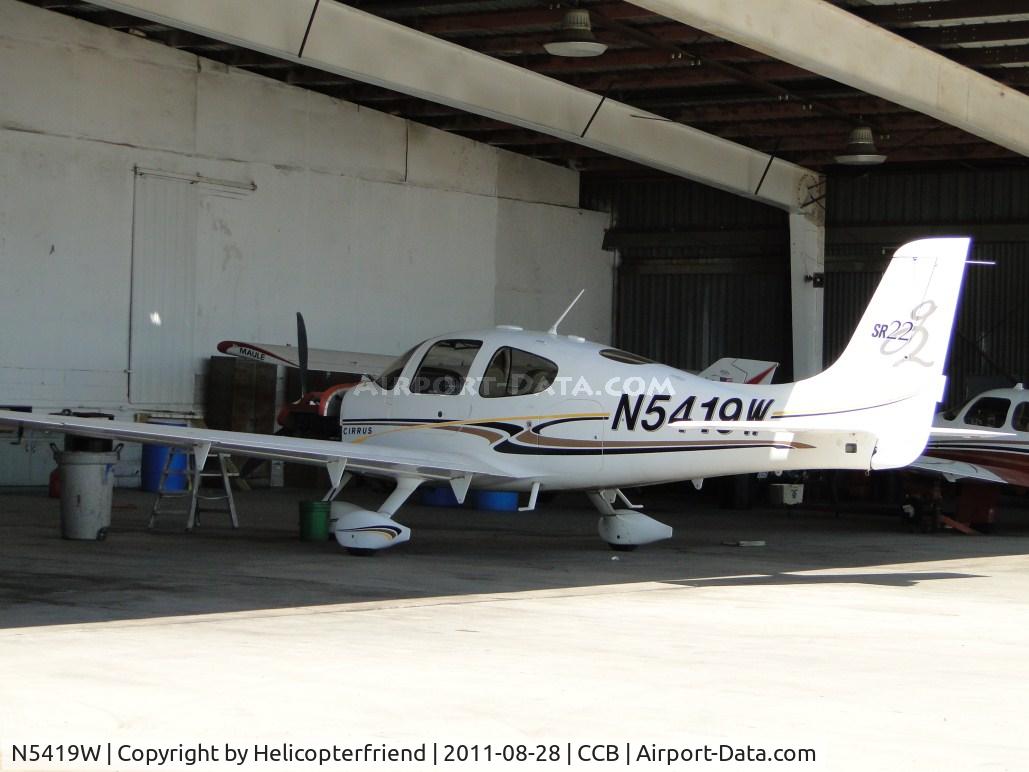 N5419W, 2004 Cirrus SR22 G2 C/N 0857, Engine cowling off and parked in Foothill Sales & Service bay