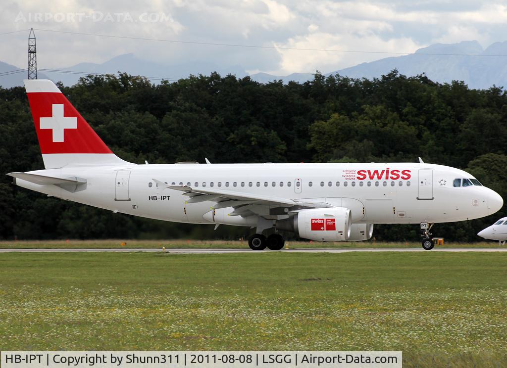 HB-IPT, 1997 Airbus A319-112 C/N 727, Ready for take off rwy 23