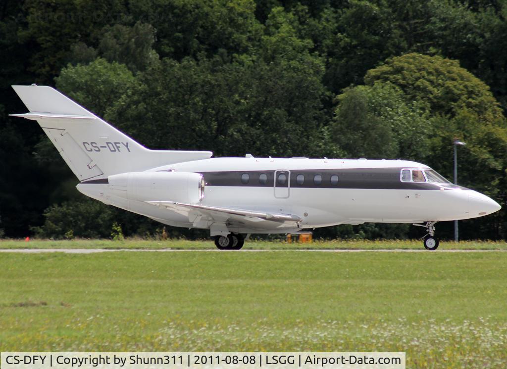 CS-DFY, 2003 Raytheon Hawker 800XP C/N 258663, Ready for take off rwy 23