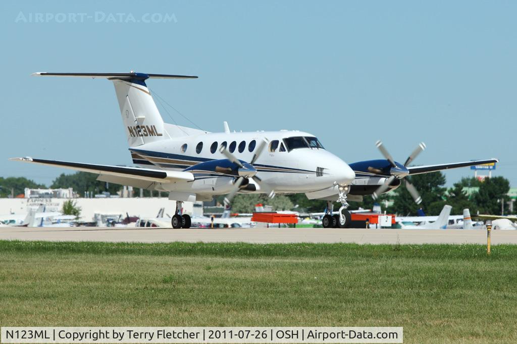N123ML, 1997 Raytheon Aircraft Company B200 C/N BB-1587, 1997 Raytheon Aircraft Company B200, c/n: BB-1587 at 2011 Oshkosh
