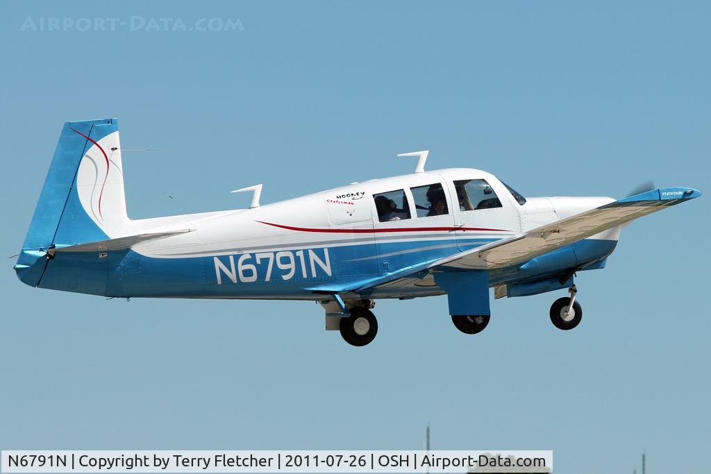 N6791N, 1968 Mooney M-20G Statesman C/N 680097, 1968 Mooney M-20G, c/n: 680097
at 2011 Oshkosh