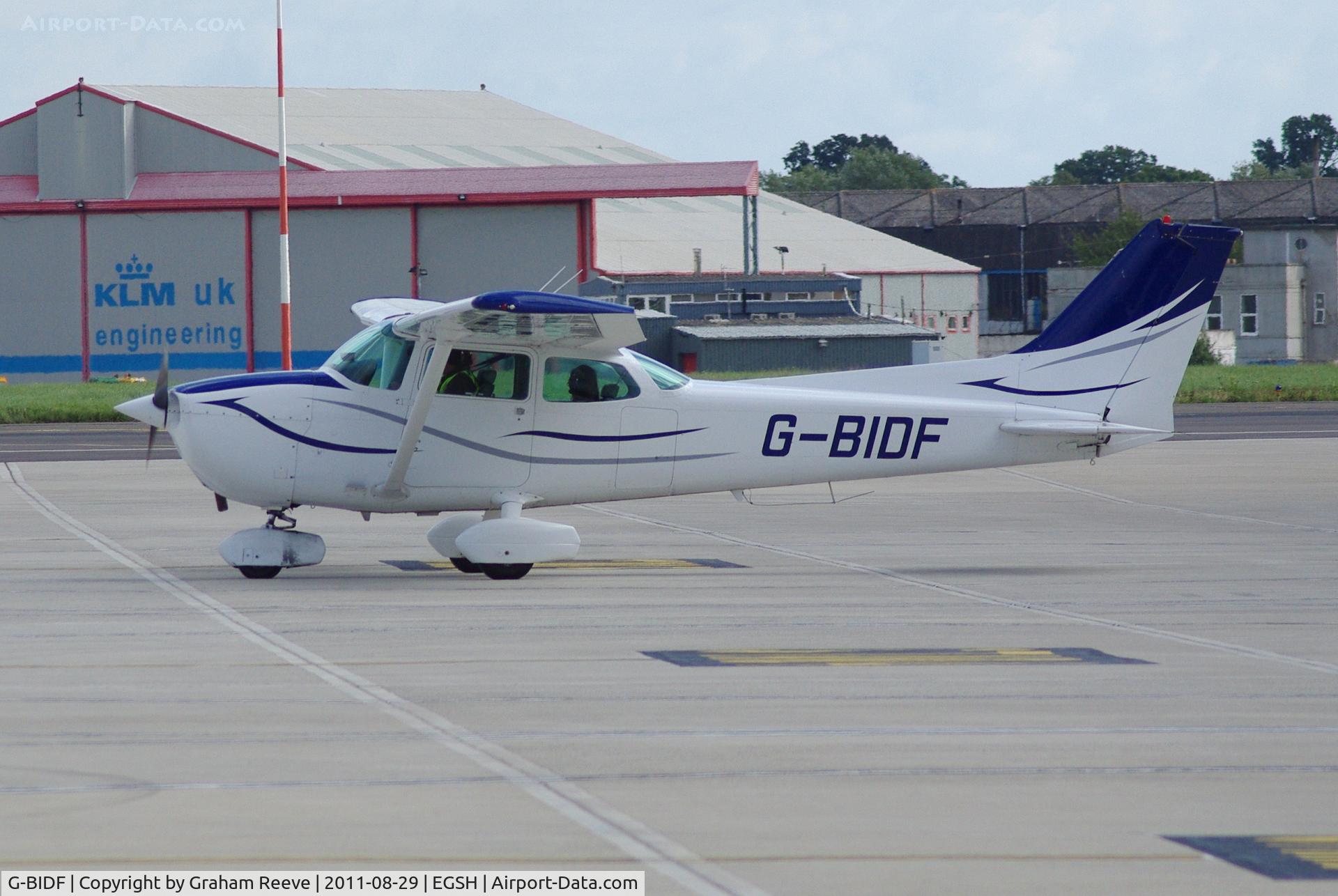G-BIDF, 1980 Reims F172P Skyhawk C/N 2045, About to depart.