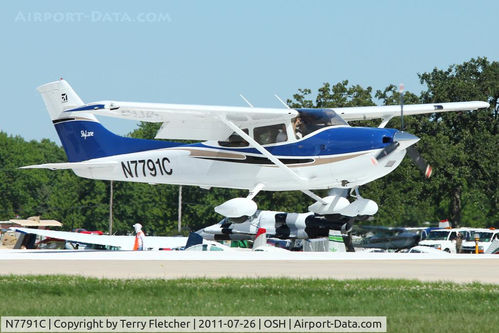N7791C, 2004 Cessna 182T Skylane C/N 18281423, 2004 Cessna 182T, c/n: 18281423
at 2011 Oshkosh