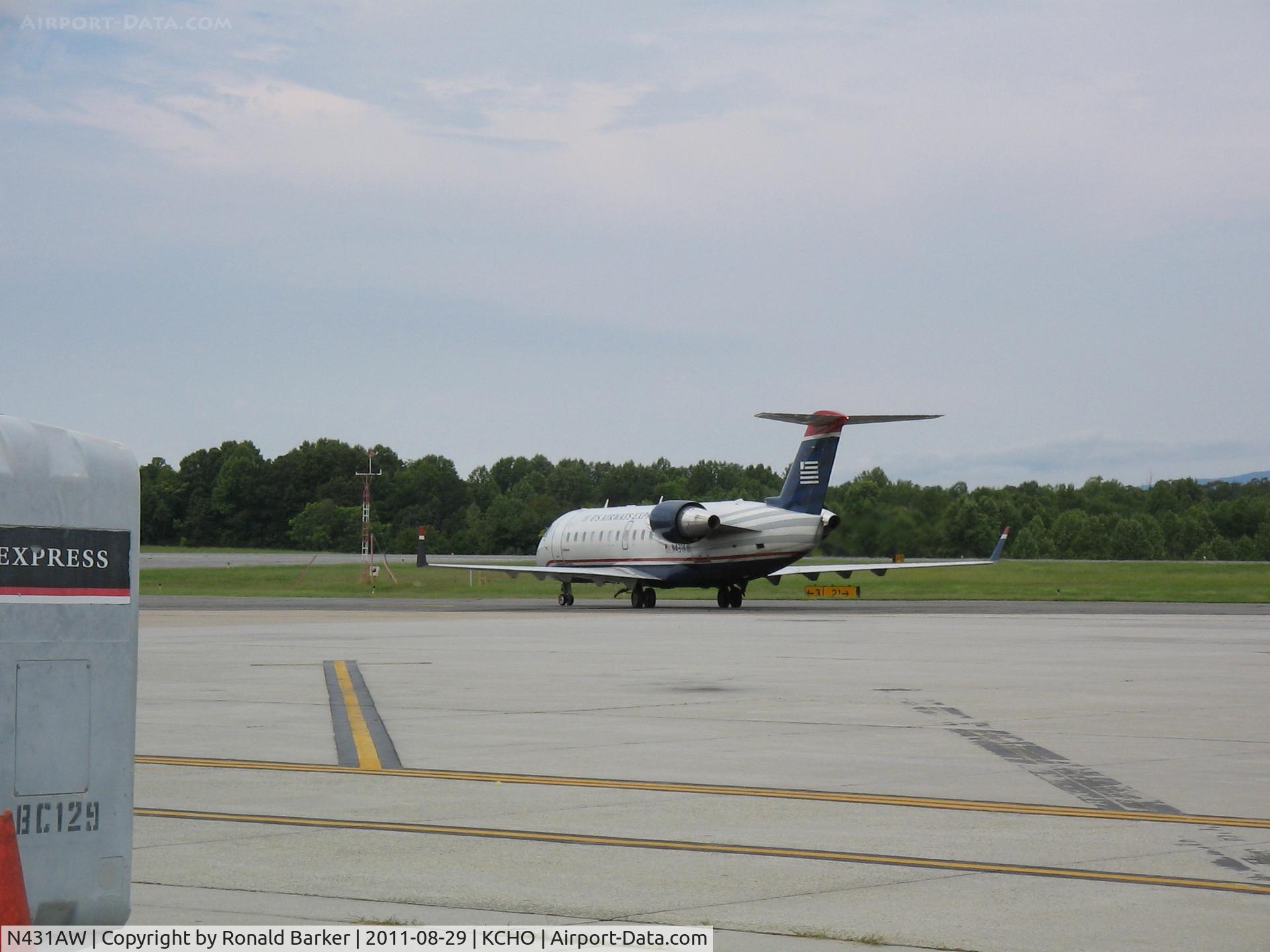 N431AW, 1998 Bombardier CRJ-200ER (CL-600-2B19) C/N 7256, CHO, VA