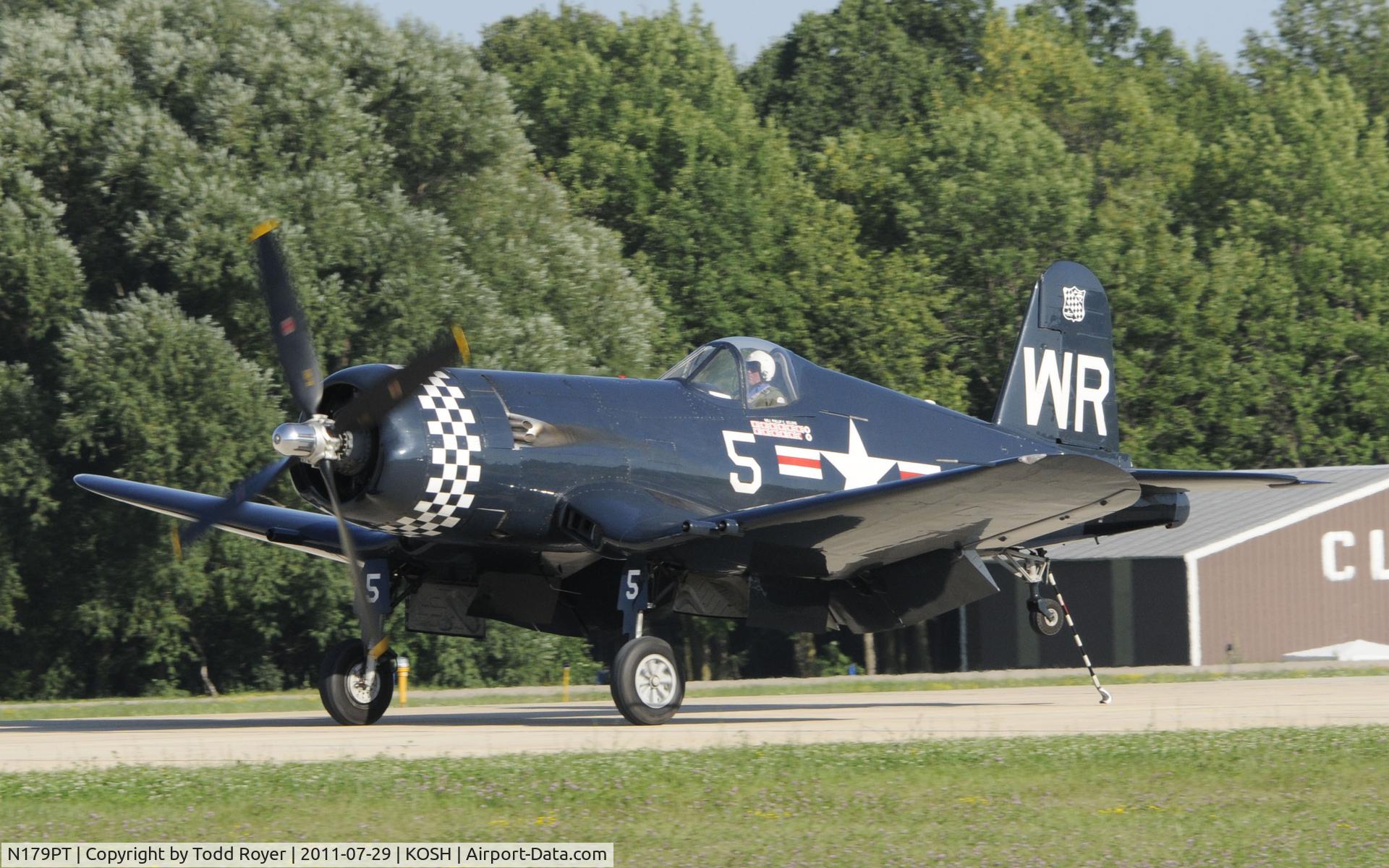 N179PT, 1948 Vought F4U-5 Corsair C/N Not found (Bu122179), Landing with tail hook down