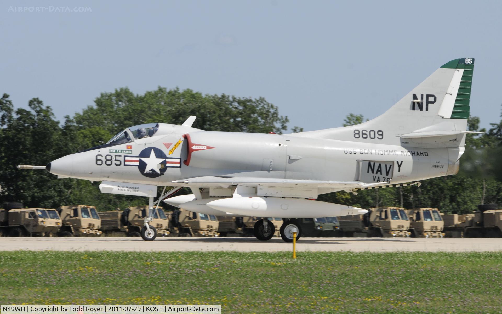 N49WH, 1959 Douglas A-4B Skyhawk C/N 11366, AIRVENTURE 2011
