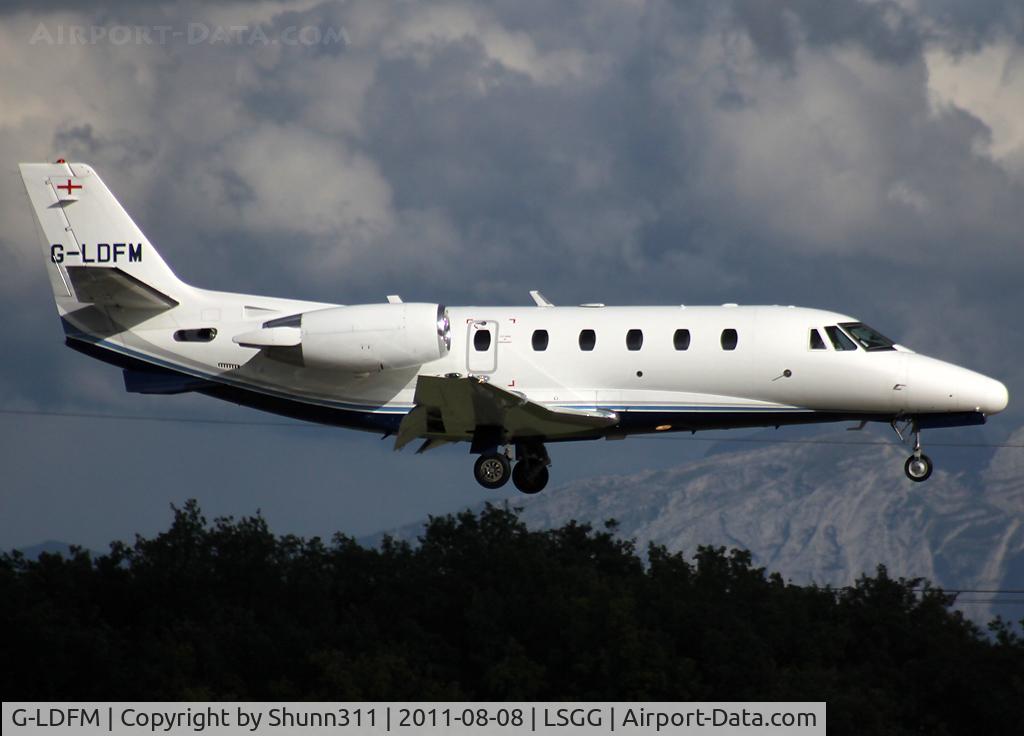 G-LDFM, 2002 Cessna 560XL Citation Excel C/N 560-5242, Landing rwy 23