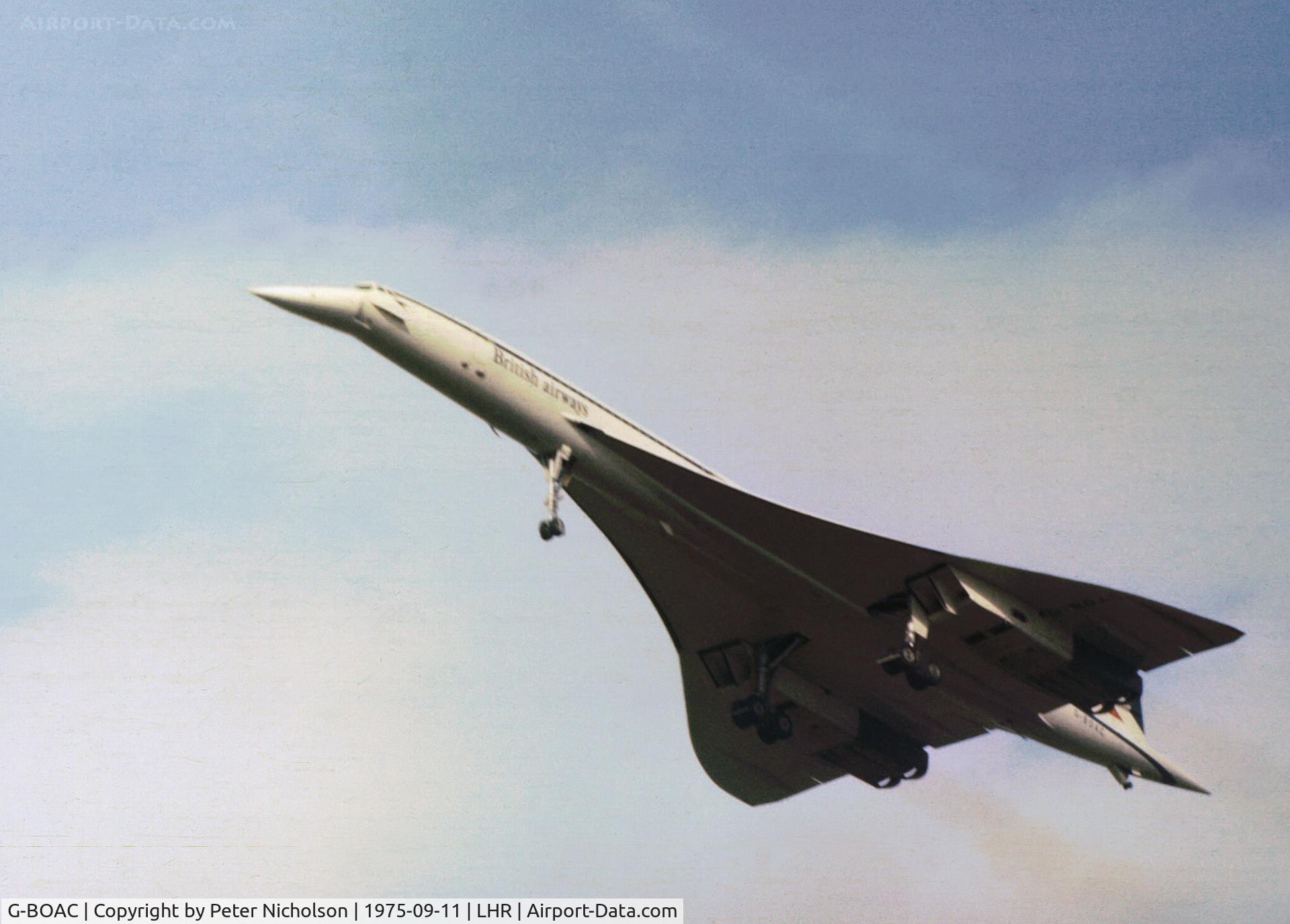G-BOAC, 1975 Aerospatiale-BAC Concorde 1-102 C/N 100-004, British Airways Concorde on final approach to Heathrow in September 1975.