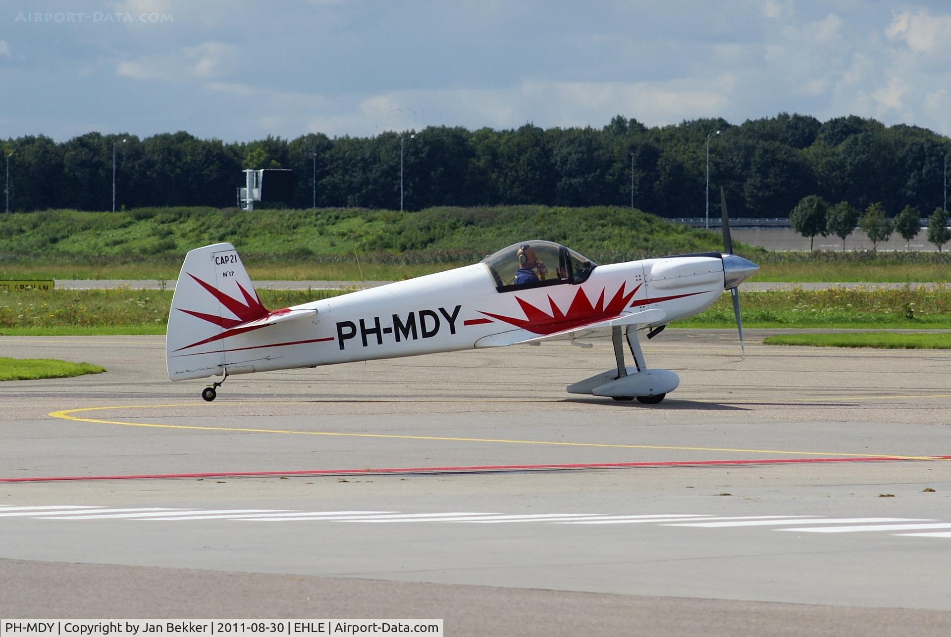 PH-MDY, 1987 Mudry CAP-21 C/N 17, Going to the runway for take-off