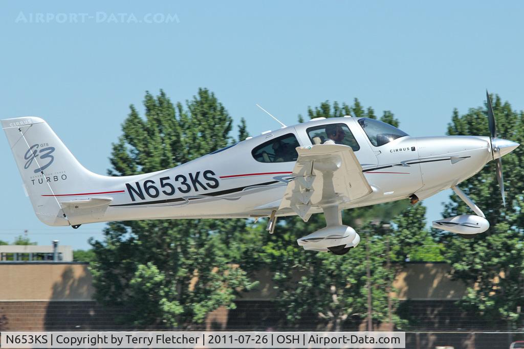 N653KS, 2008 Cirrus SR22 G3 GTS Turbo C/N 3233, 2008 Cirrus Design Corp SR22, c/n: 3233
at 2011 Oshkosh