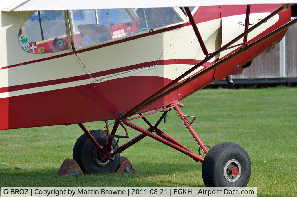 G-BROZ, 1958 Piper PA-18-150 Super Cub C/N 18-6754, ANGLED SHOT OF UNDERCART