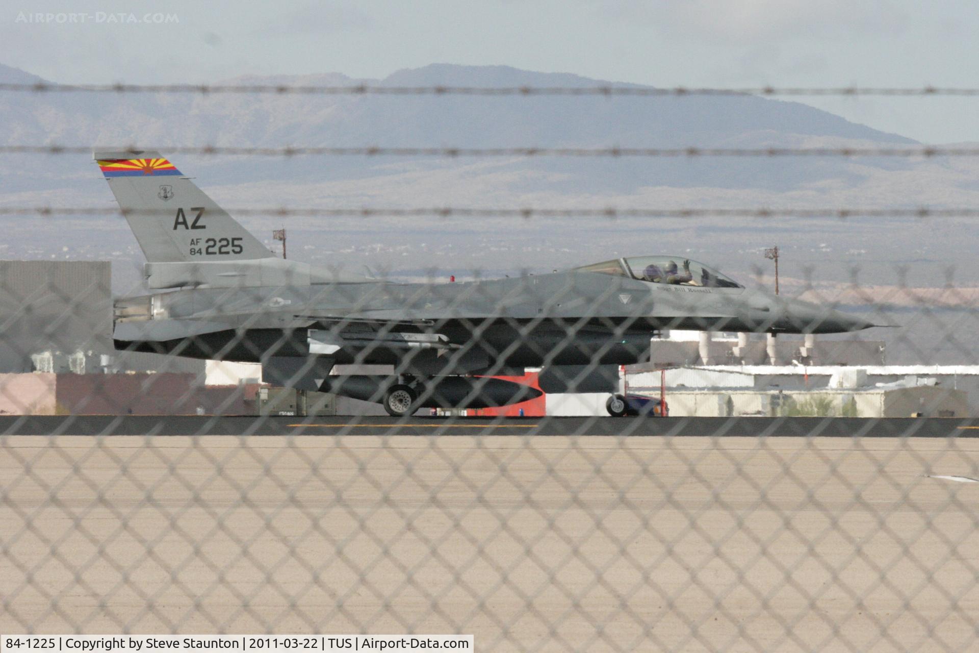 84-1225, 1984 General Dynamics F-16C Fighting Falcon C/N 5C-062, Taken at Tucson International Airport, in March 2011 whilst on an Aeroprint Aviation tour