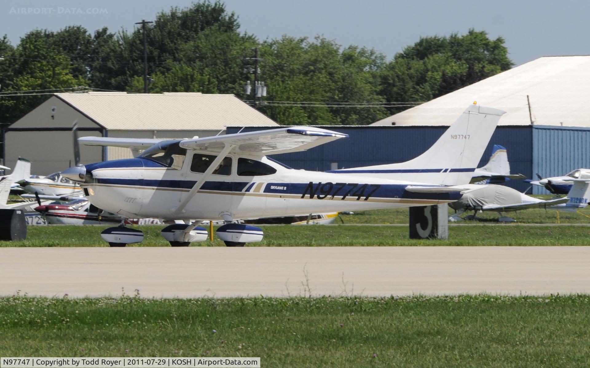 N97747, 1979 Cessna 182Q Skylane C/N 18267182, airventure 2011