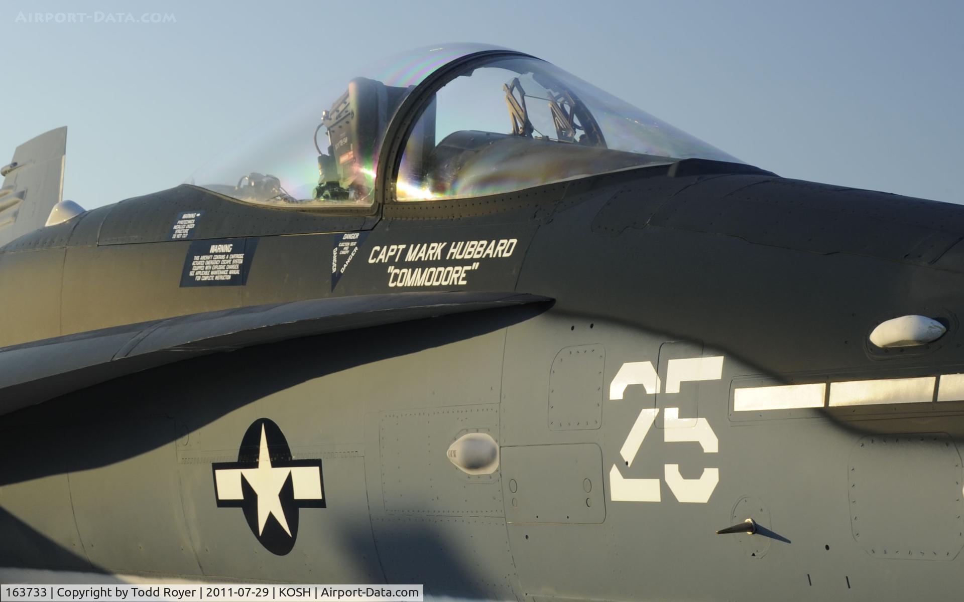 163733, 1989 McDonnell Douglas F/A-18C Hornet C/N 0803, AIRVENTURE 2011