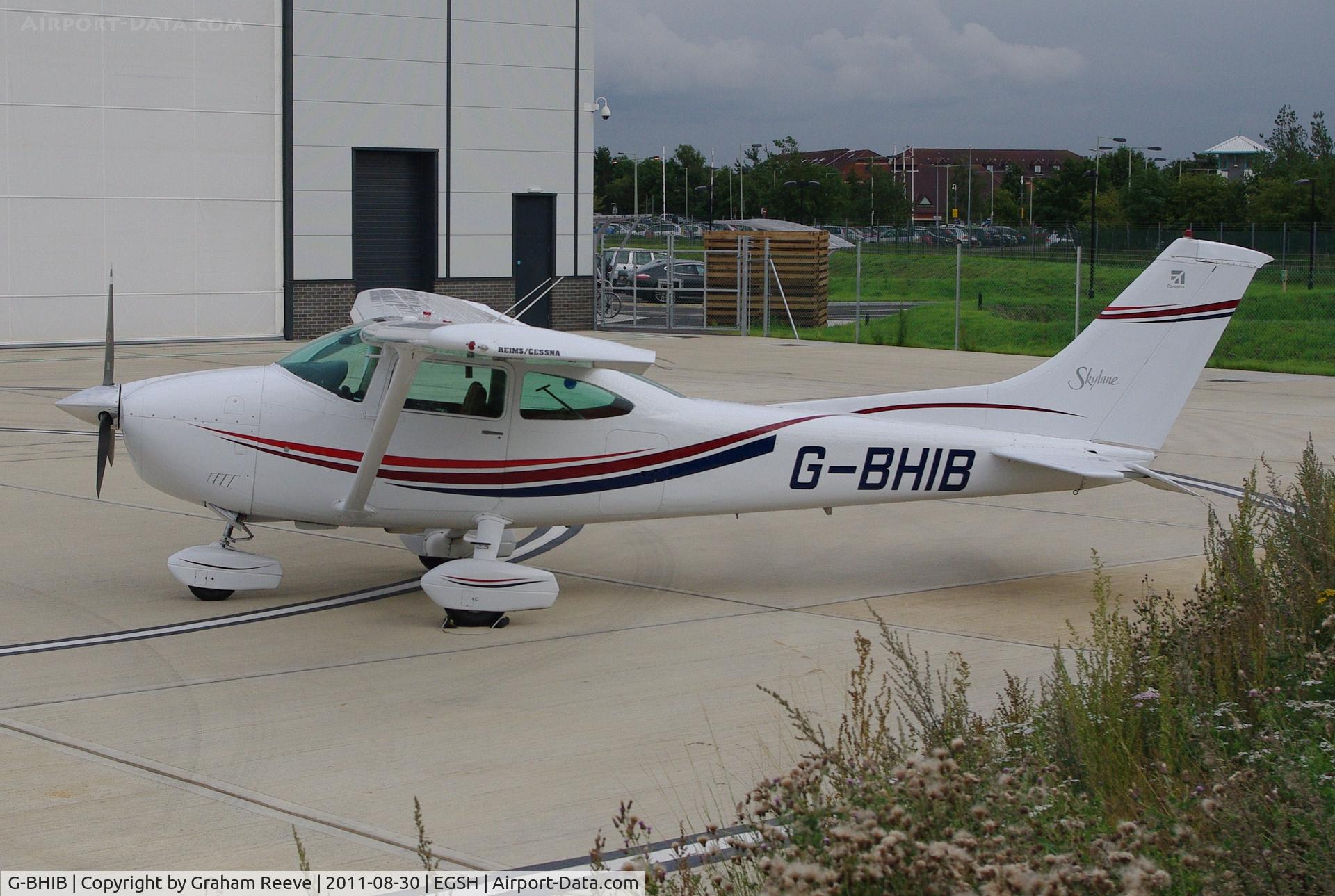 G-BHIB, 1980 Reims F182Q Skylane C/N 0134, Parked at Norwich.