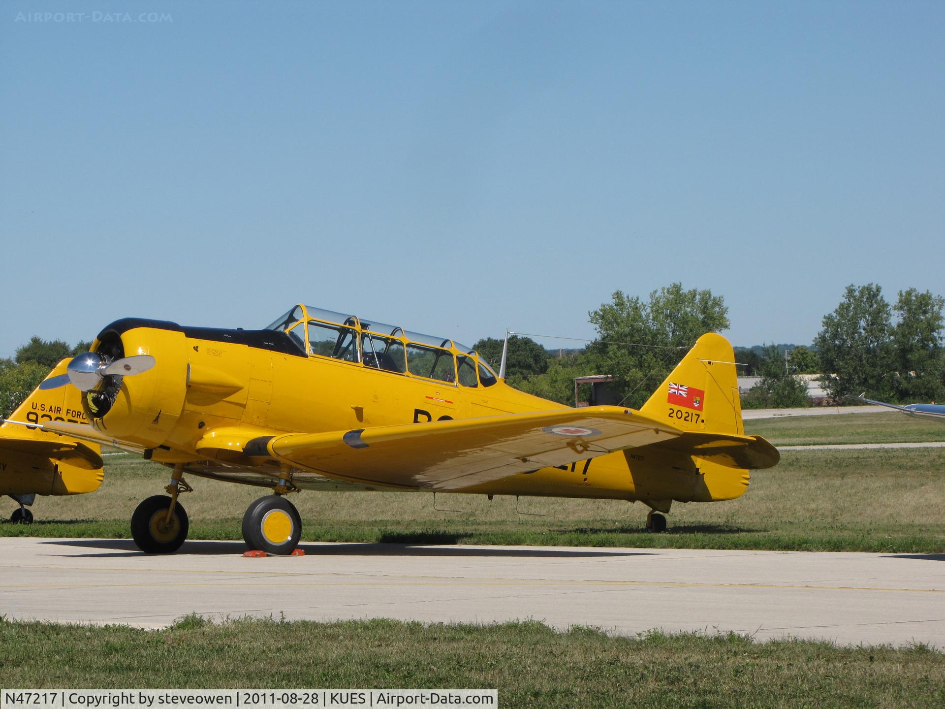 N47217, 1951 Canadian Car & Foundry Harvard MK IV C/N CCF4-8, Wings over Waukesha 2011