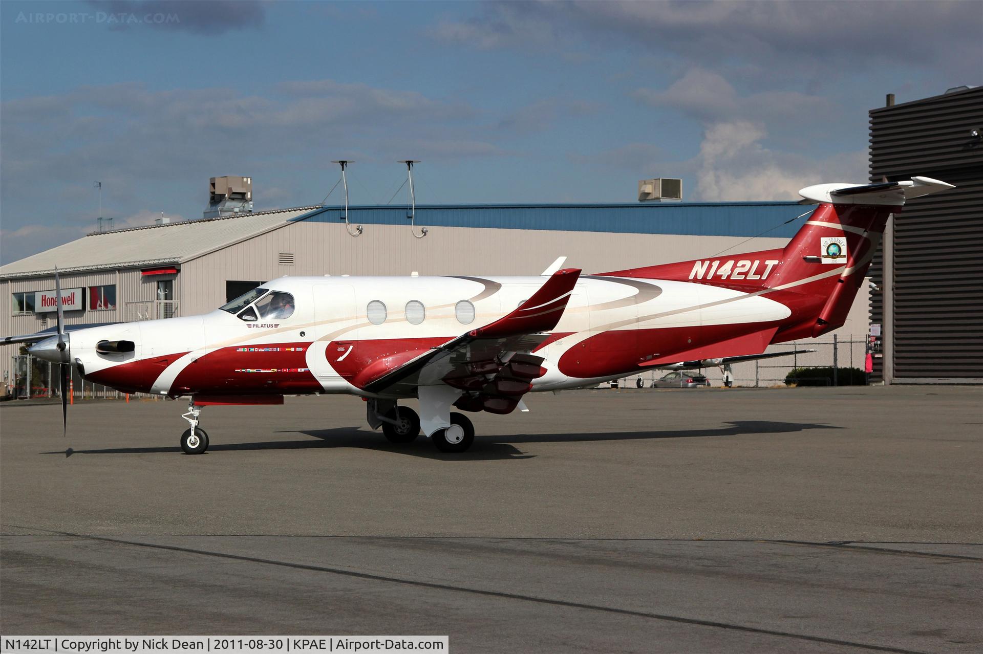 N142LT, 2000 Pilatus PC-12/45 C/N 312, KPAE/PAE