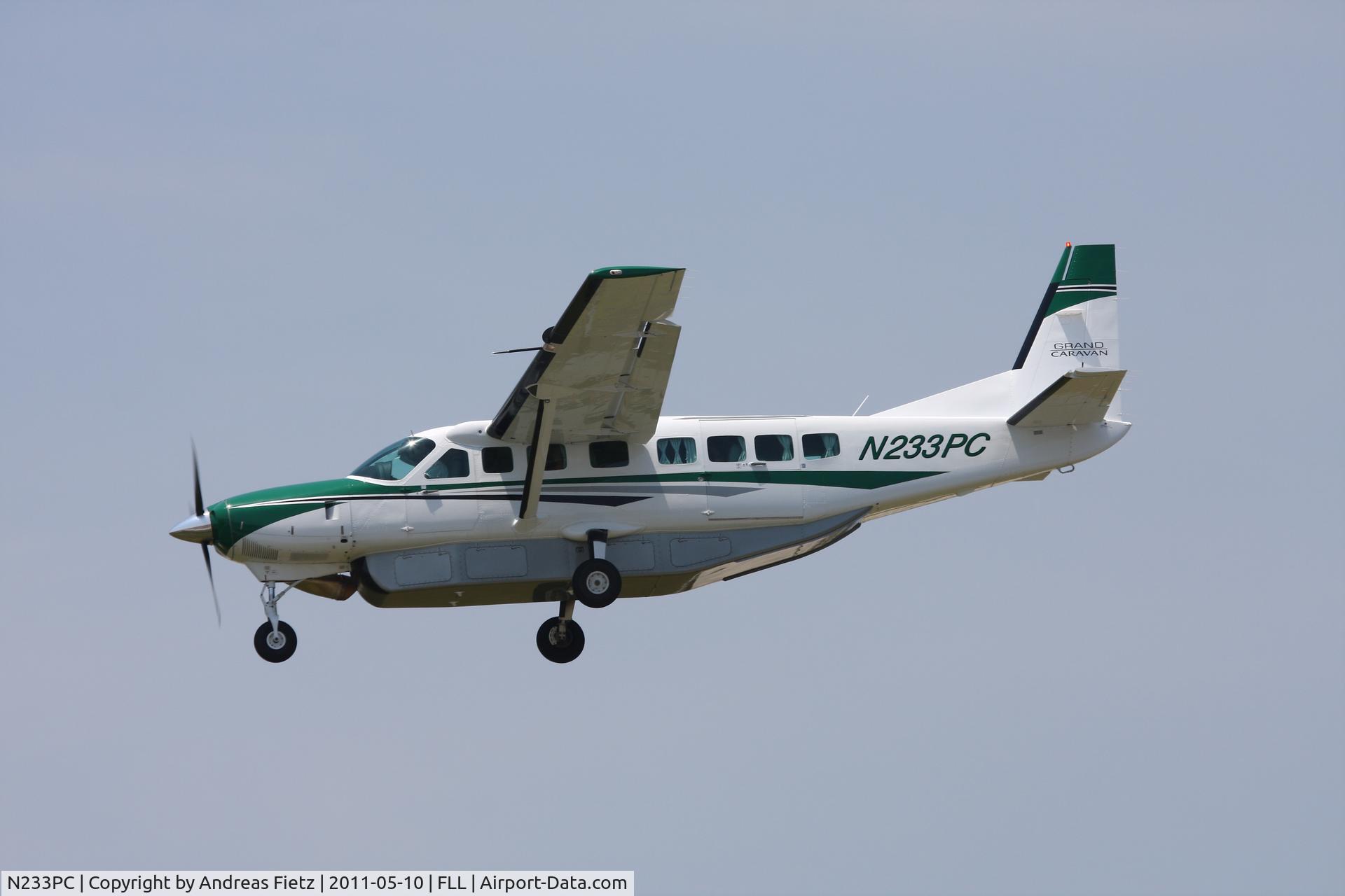 N233PC, 2006 Cessna 208B C/N 208B1179, Landing at FLL.