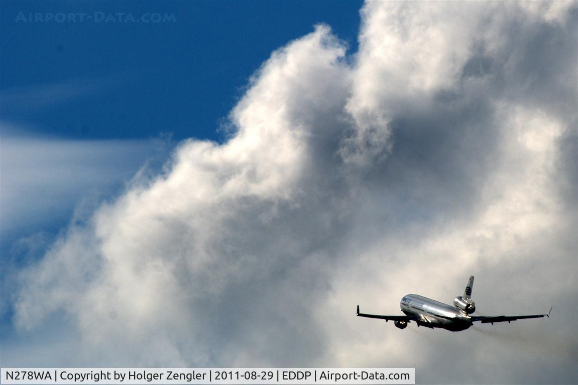 N278WA, 1996 McDonnell Douglas MD-11 C/N 48746, For a western direction dark clouds doesn´t matters.....