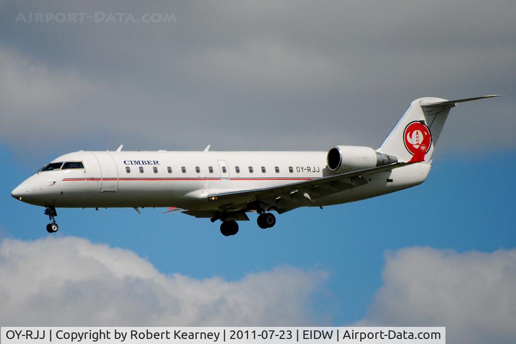 OY-RJJ, 2003 Bombardier CRJ-200ER (CL-600-2B19) C/N 7784, On short finals for r/w 28