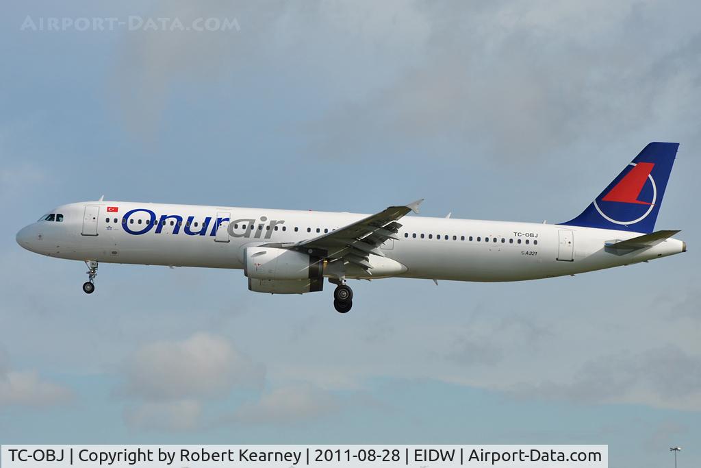 TC-OBJ, 1998 Airbus A321-231 C/N 835, On short finals for r/w 28