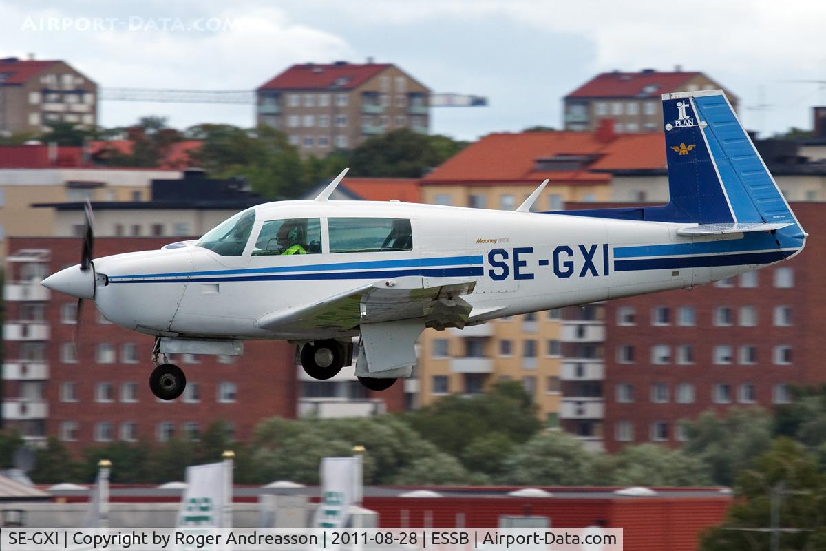 SE-GXI, 1979 Mooney M20J 201 C/N 24-0844, Registered to ITplan Flyg AB