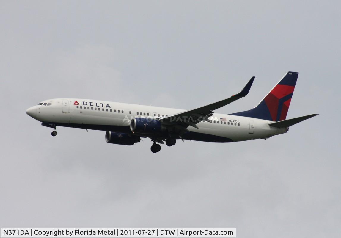 N371DA, 1998 Boeing 737-832 C/N 29619, Delta 737-800