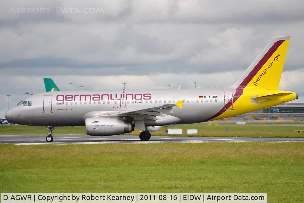D-AGWR, 2010 Airbus A319-132 C/N 4285, Lining up r/w 28