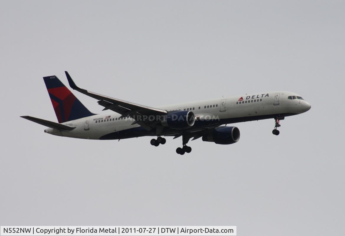 N552NW, 2001 Boeing 757-251 C/N 26499, Delta 757-200