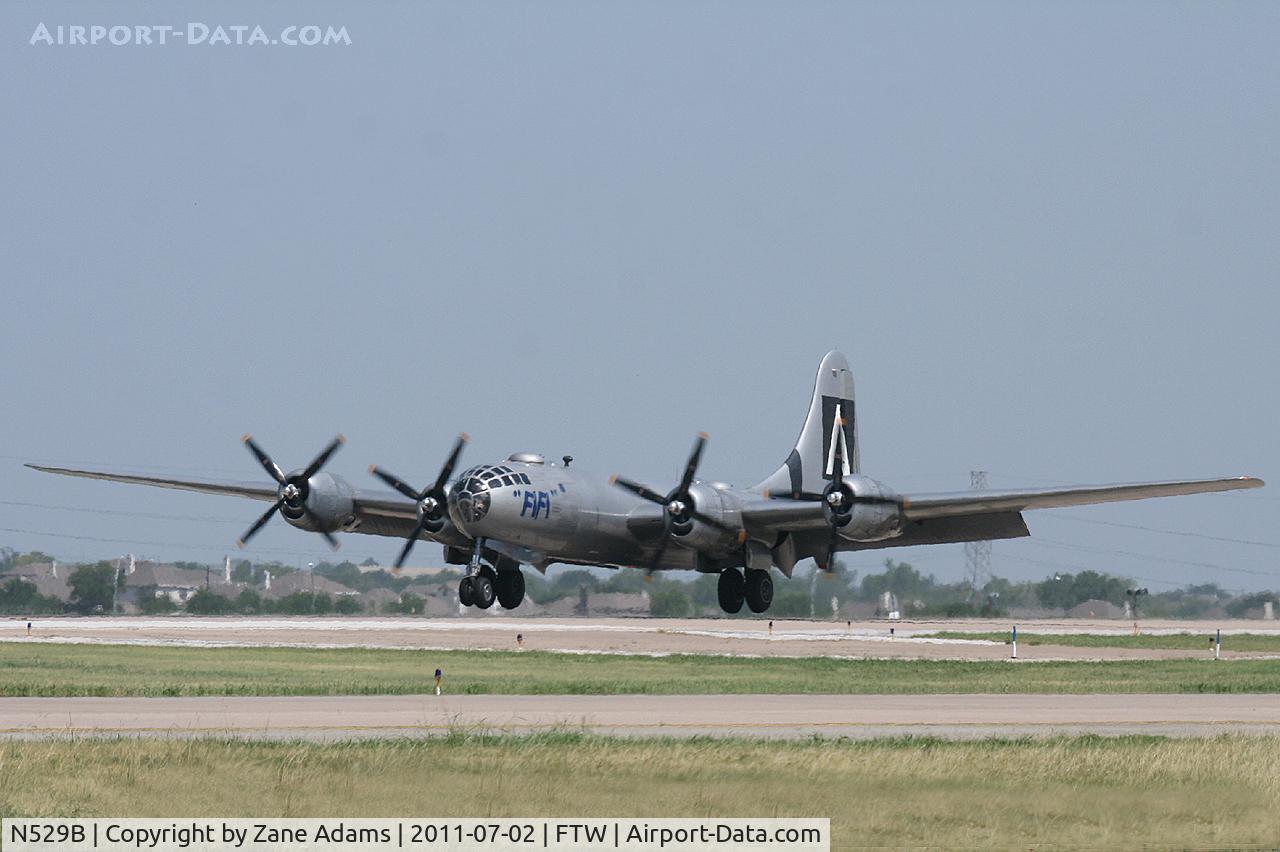N529B, 1944 Boeing B-29A-60-BN Superfortress C/N 11547, CAF B-29 landing at At Meacham Field - Fort Worth, TX