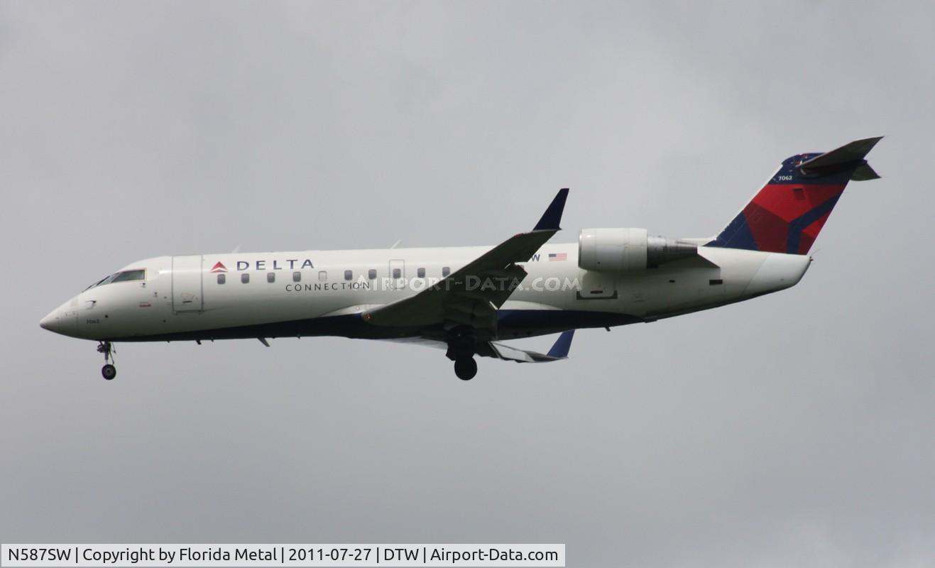 N587SW, 1995 Canadair CRJ-100ER (CL-600-2B19) C/N 7062, Skywest CRJ-200