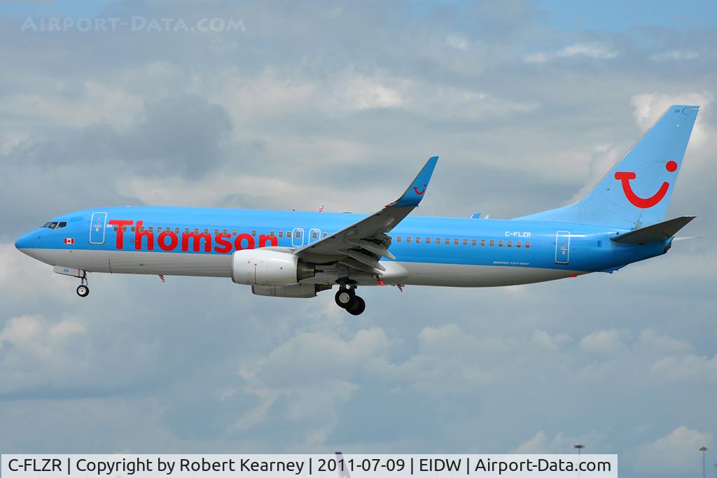 C-FLZR, 2009 Boeing 737-8K5 C/N 35145, On short finals for r/w 28
