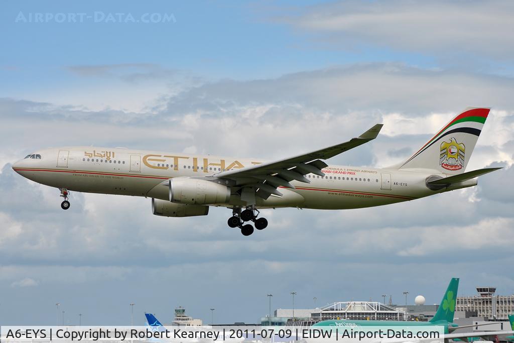 A6-EYS, 2009 Airbus A330-243 C/N 991, On short finals for r/w 28