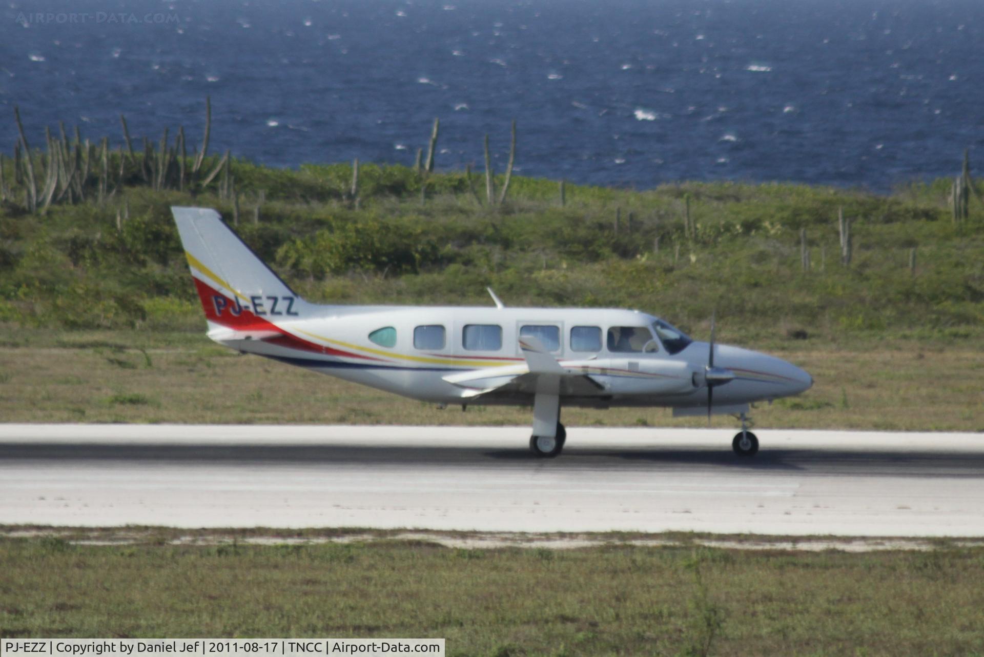 PJ-EZZ, Piper PA-31-350 Navajo Chieftain C/N 31-7405444, pj-ezz