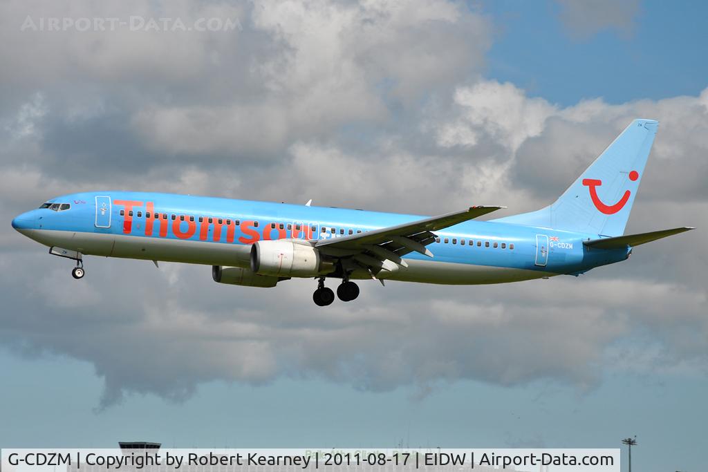 G-CDZM, 2000 Boeing 737-804 C/N 30466, On short finals for r/w 28