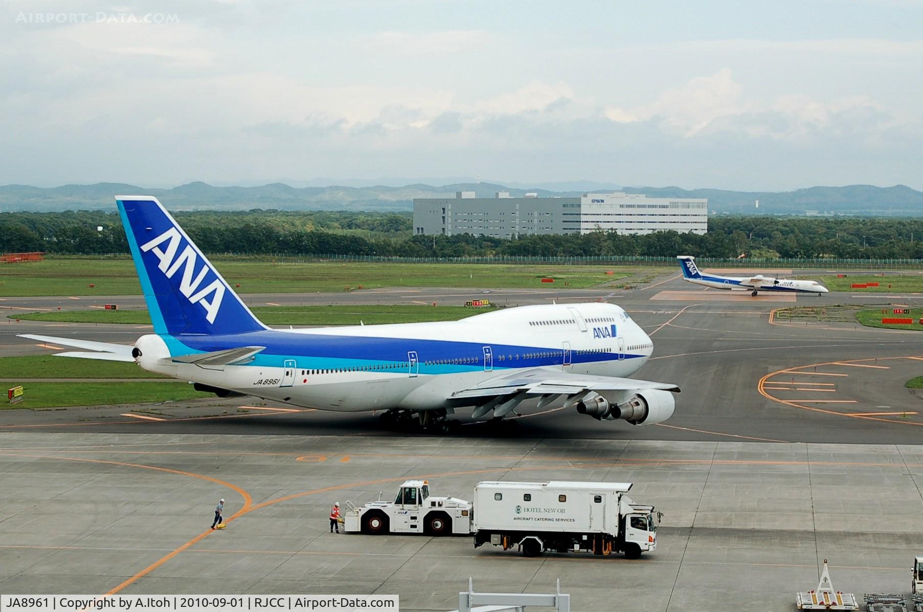JA8961, 1993 Boeing 747-481D C/N 25644, ANA  B747 taxi
