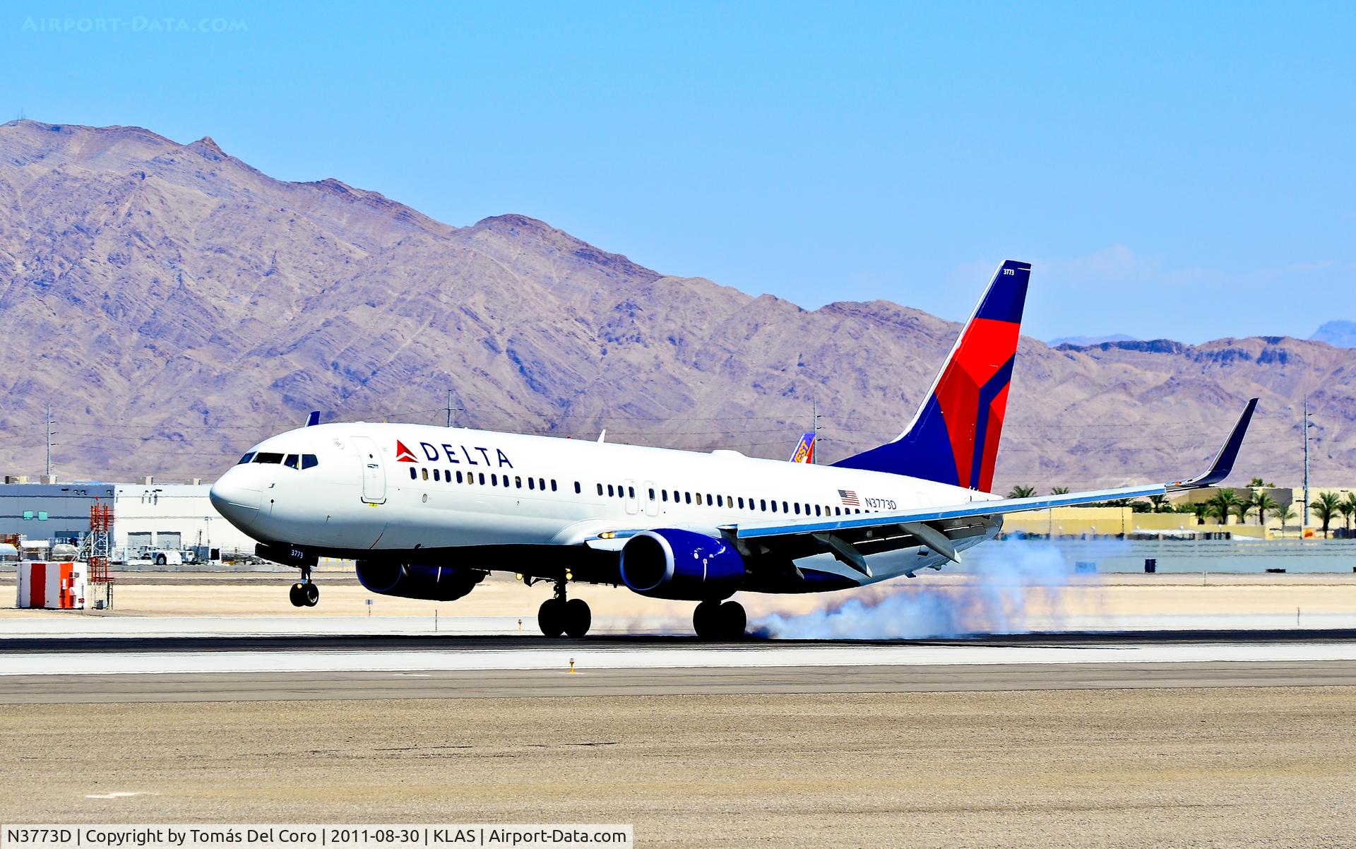 N3773D, 2010 Boeing 737-832 C/N 30825, N3773D Delta Air Lines Boeing 737-832 C/N 30825

Las Vegas - McCarran International (LAS / KLAS)
USA - Nevada, August 30, 2011
Photo: Tomás Del Coro