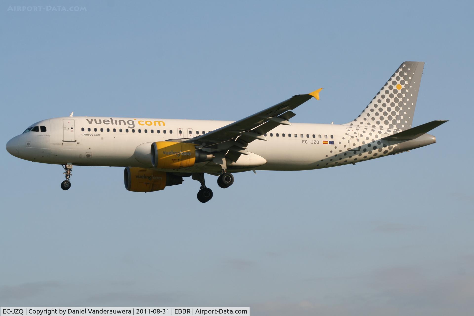 EC-JZQ, 1999 Airbus A320-214 C/N 992, Arrival of flight VY8988 to RWY 25L