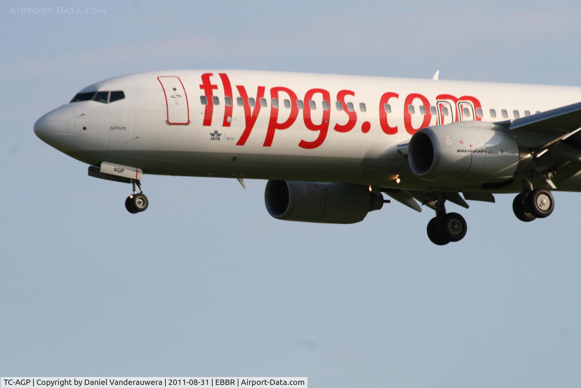 TC-AGP, 2011 Boeing 737-82R C/N 40728, Arrival of flight PC3317 to RWY 25L