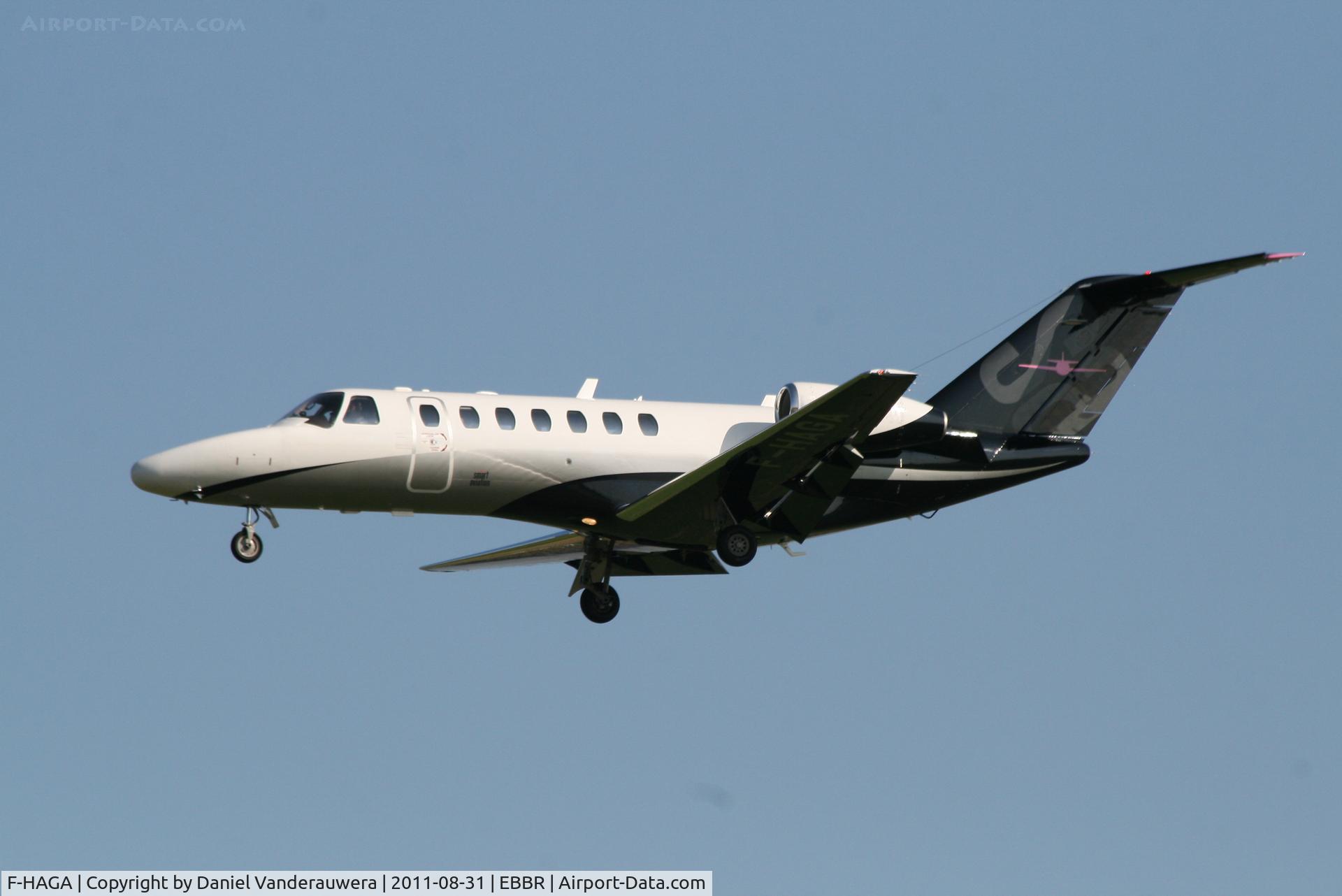 F-HAGA, 2008 Cessna 525B CitationJet Cj3 C/N 525B-0258, Arrival to RWY 25L