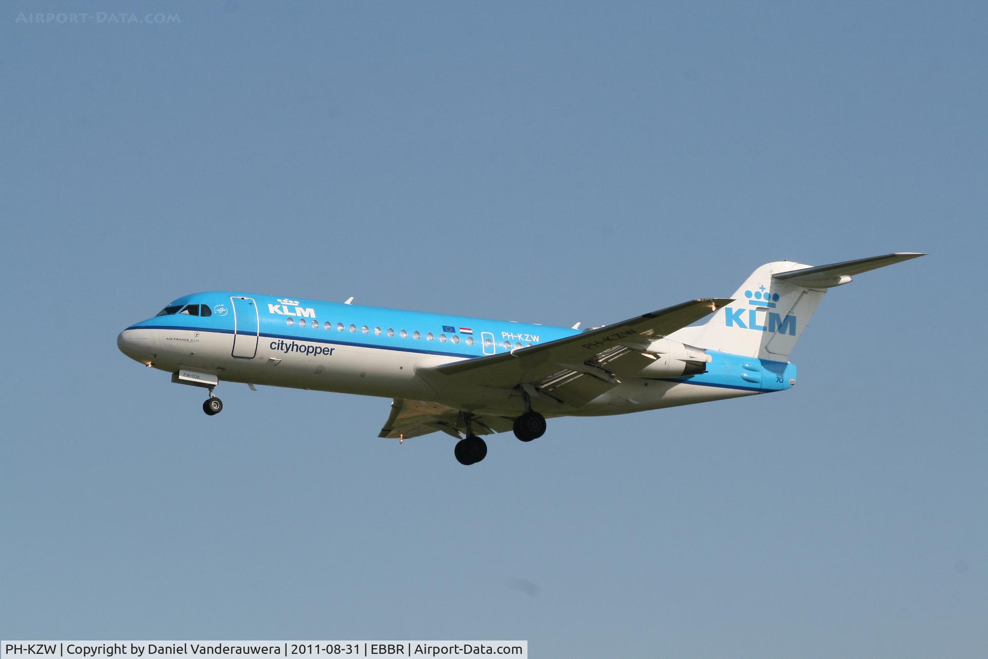 PH-KZW, 1995 Fokker 70 (F-28-0070) C/N 11558, Arrival of flight KL1723 to RWY 25L