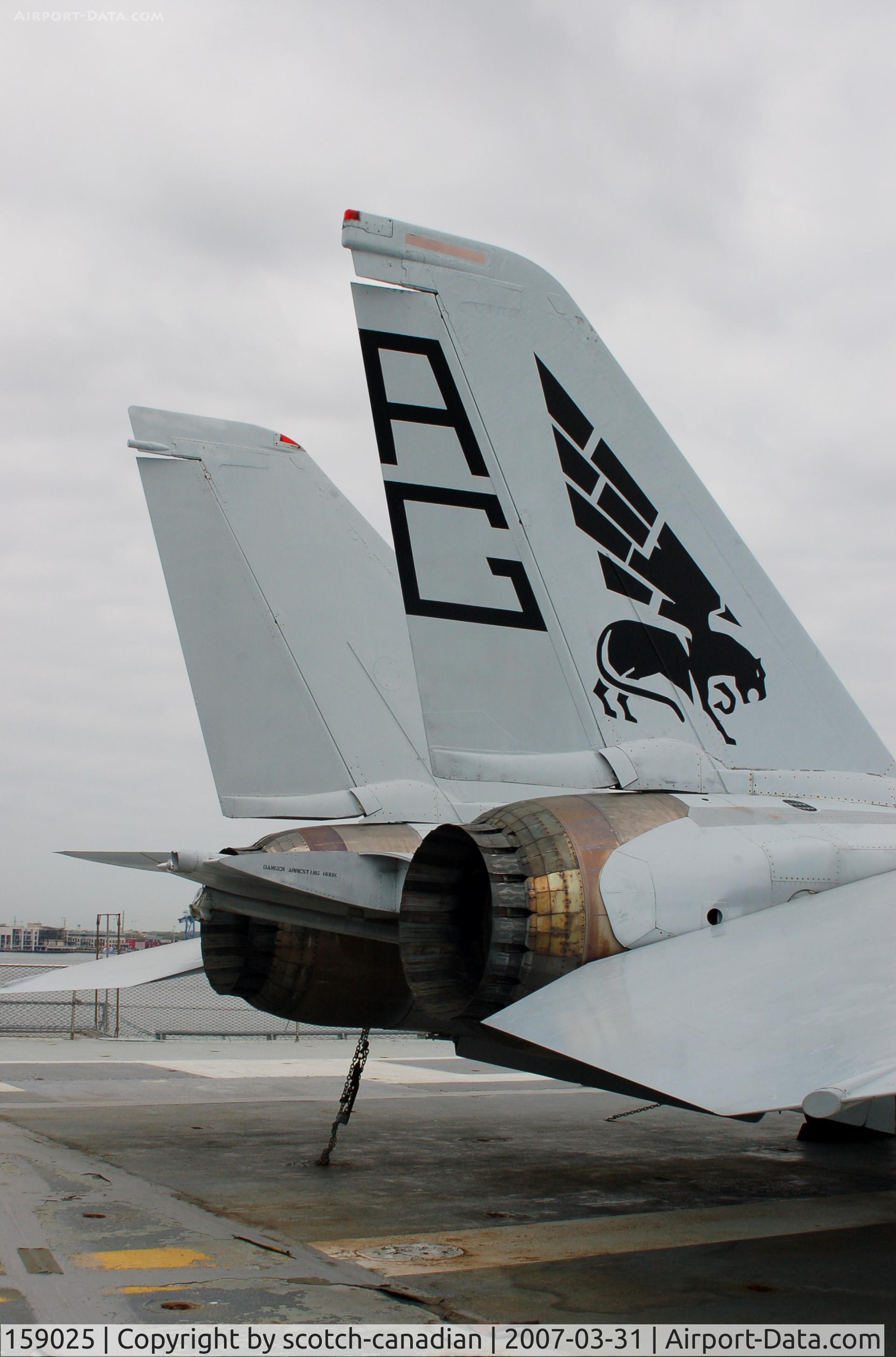 159025, Grumman F-14A Tomcat C/N 86, Grumman F-14A Tomcat at Patriots Point Naval & Maritime Museum, Mount Pleasant, SC