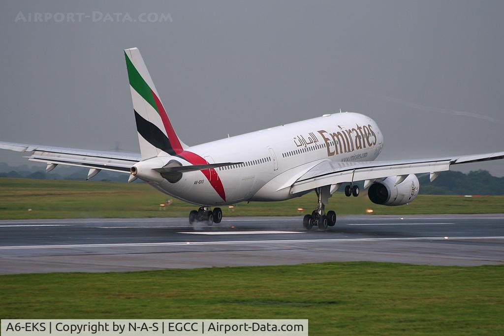 A6-EKS, 1999 Airbus A330-243 C/N 283, Arriving