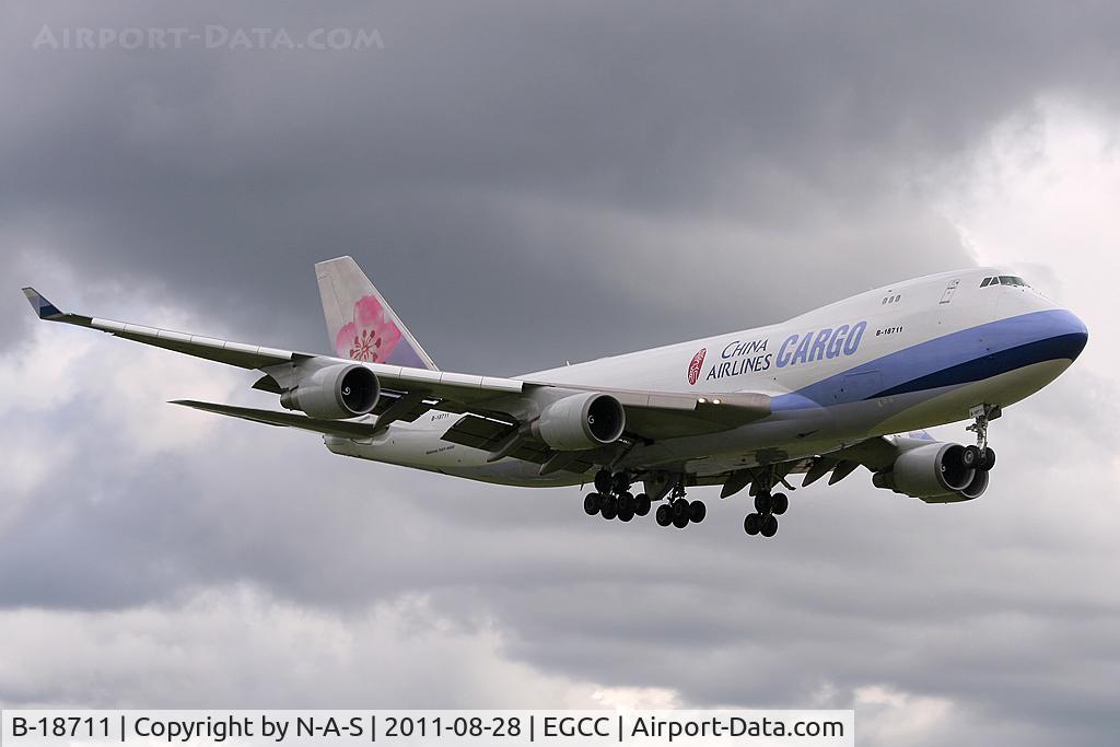 B-18711, 2002 Boeing 747-409F/SCD C/N 30768, Landing 23R
