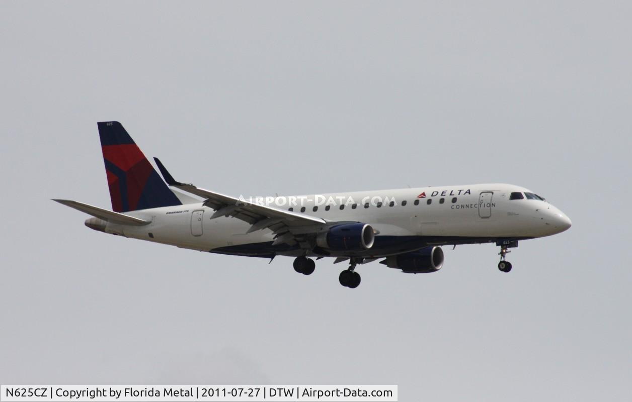 N625CZ, 2008 Embraer 175LR (ERJ-170-200LR) C/N 17000225, Compass E175