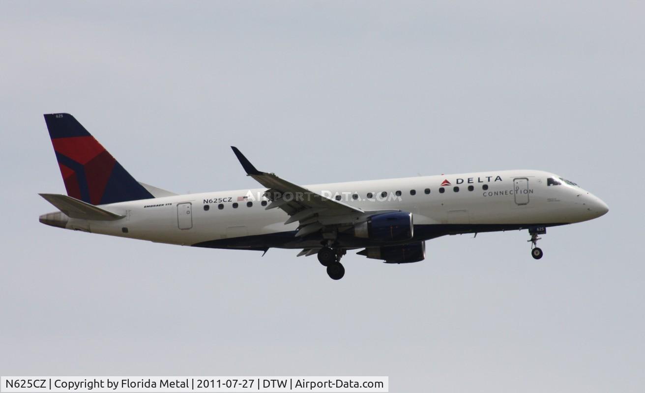 N625CZ, 2008 Embraer 175LR (ERJ-170-200LR) C/N 17000225, Delta Connection E175