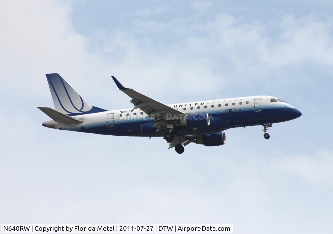 N640RW, 2004 Embraer 170SE (ERJ-170-100SE) C/N 17000058, United Express E170